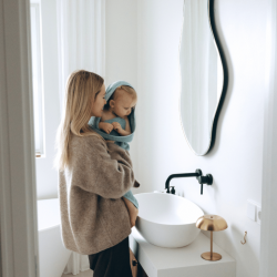 BADCAPE / OMSLAGDOEK MET NAAM